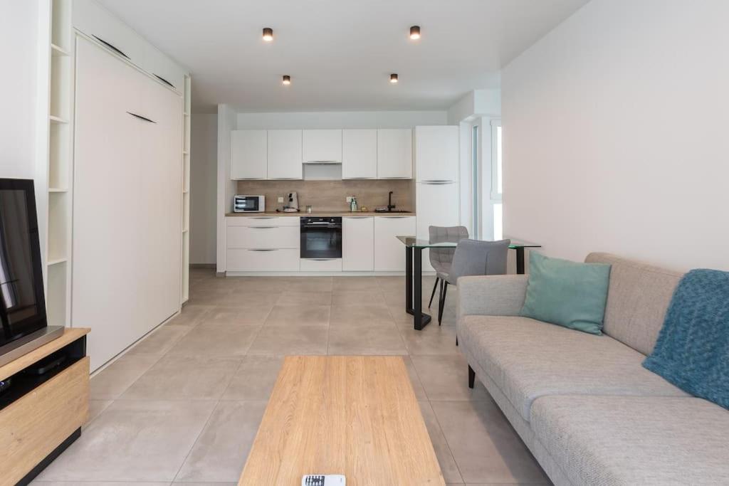 Superbe Appartement Avec Parking Malmedy Eksteriør billede